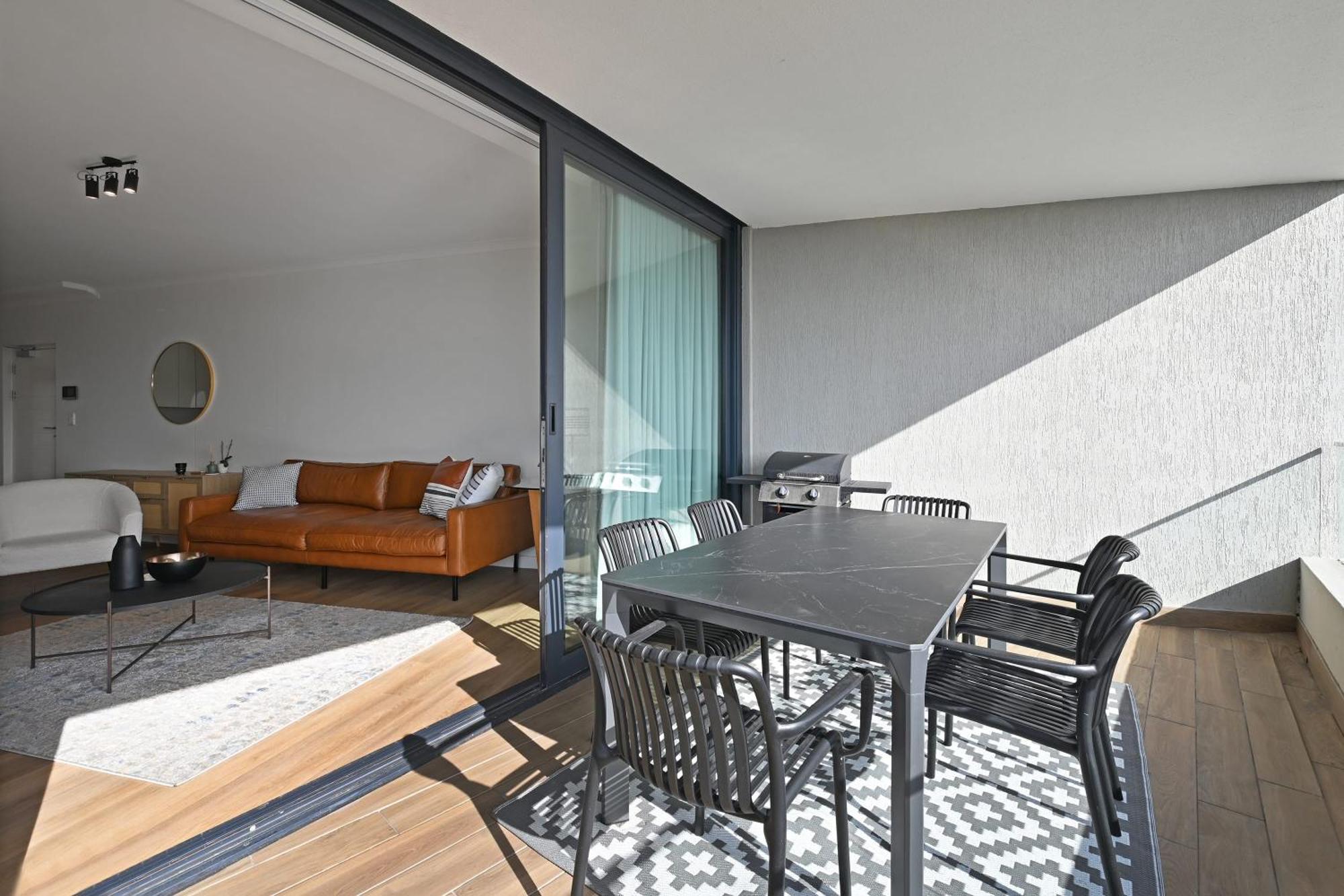 Apartment Rooftop Pool Gym Business Centre Restaurant
